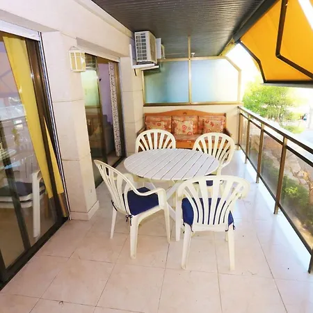Txingudi - Only Families Apartment Cambrils