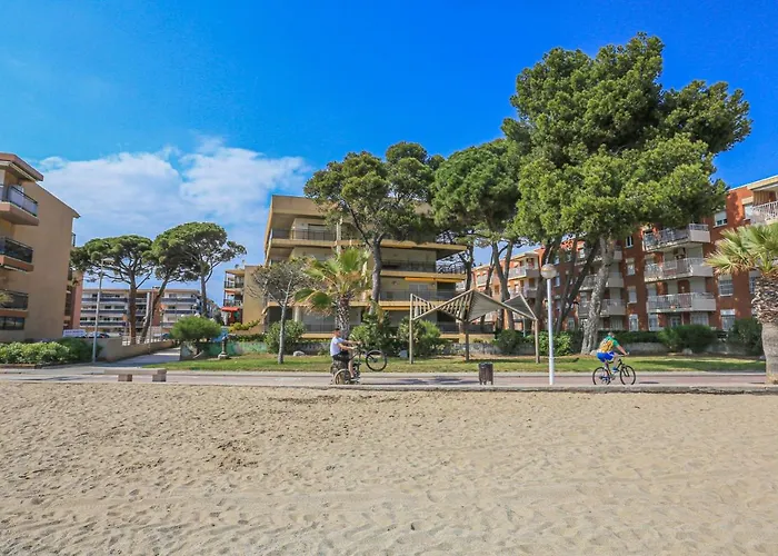 Litoral Costa Dorada - Txingudi Only Families דירה קמברילס